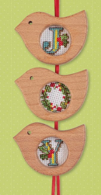 Online Exclusive - Ready, Steady, Stitch - Issue 416 - Wooden Bird 'Joy' Banner